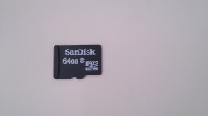 microSDHCのSDカードの表側(この64GBの容量だとmicroSDXCなんですが。。)
